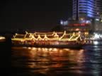 Bangkok-Wahn-Fah-boat-3.jpg (63kb)