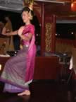 Bangkok-Wahn-Fah-boat-dances-2.jpg (66kb)