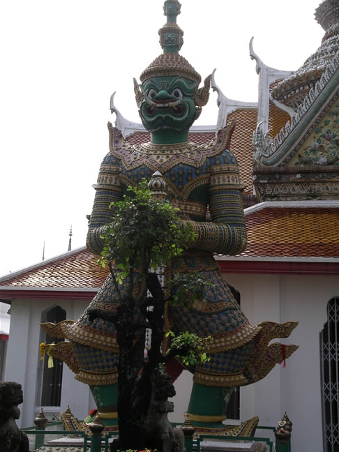 images/Wat-Arun-Guardian-1.jpg