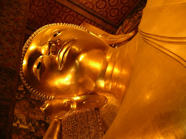 images/Wat-Pho-Giant-Reclining-Buddha-2.jpg