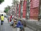 Wat-Arun-fixing-wall.jpg (114kb)