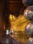 Wat-Pho-Giant-Reclining-Buddha-4.jpg (77kb)