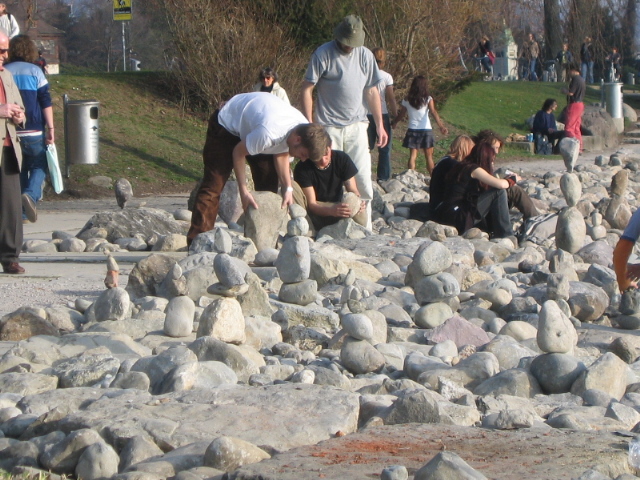 images/Zurich-city-Balanced-stones-1.jpg