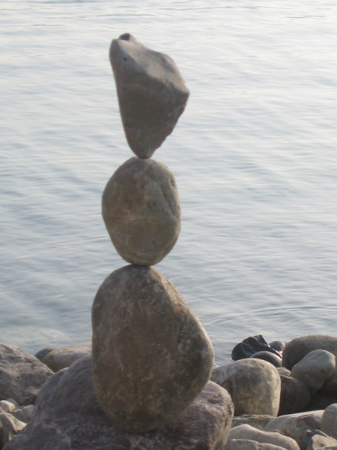 images/Zurich-city-Balanced-stones-3.jpg