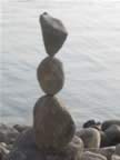 Zurich-city-Balanced-stones-3.jpg (3kb)