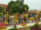 Wat-Phra-That-Phanom-Prang-washing-Buddas.jpg (112kb)