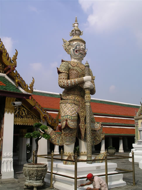 images/Grand-Palace-Guardian-2.jpg