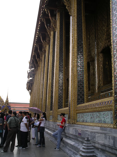 images/Grand_Palace_Emerald_Budda_Temple_2.jpg