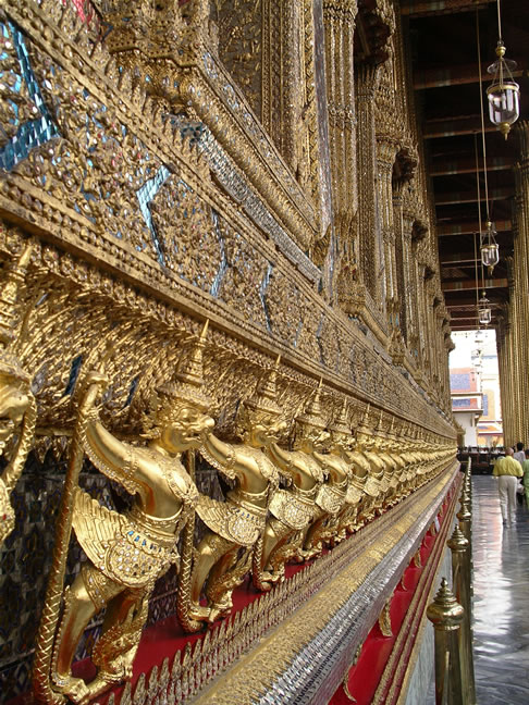 images/Grand_Palace_Emerald_Budda_Temple_3.jpg