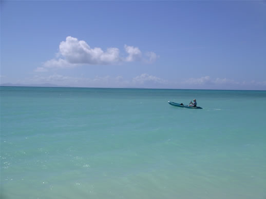 images/Anegada-rowing-to-boat-2.jpg