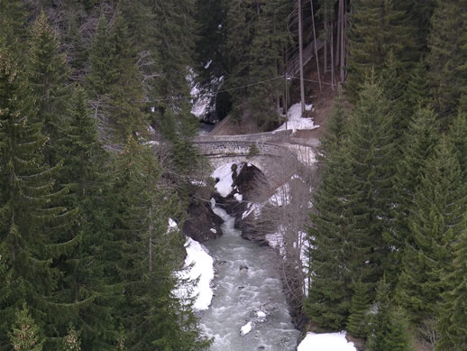 images/Adelboden-Sillerenbuhl-hiking-bridge.jpg