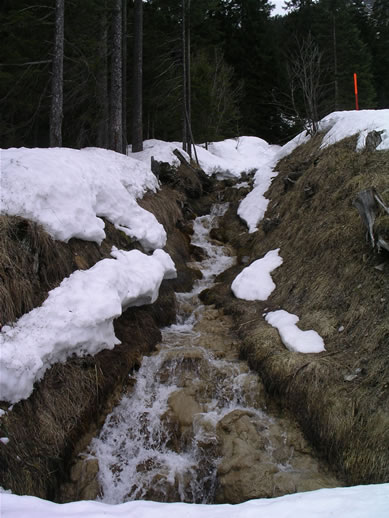 images/Adelboden-Sillerenbuhl-sledding-stream.jpg