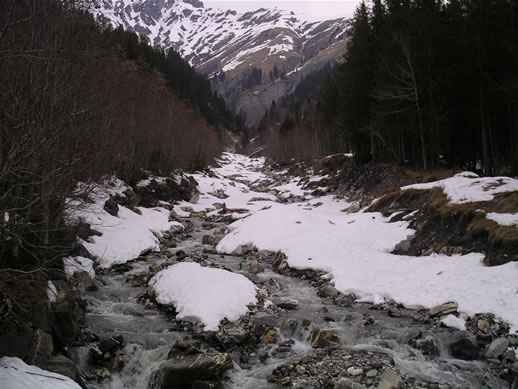 images/Adelboden-boden-river.jpg