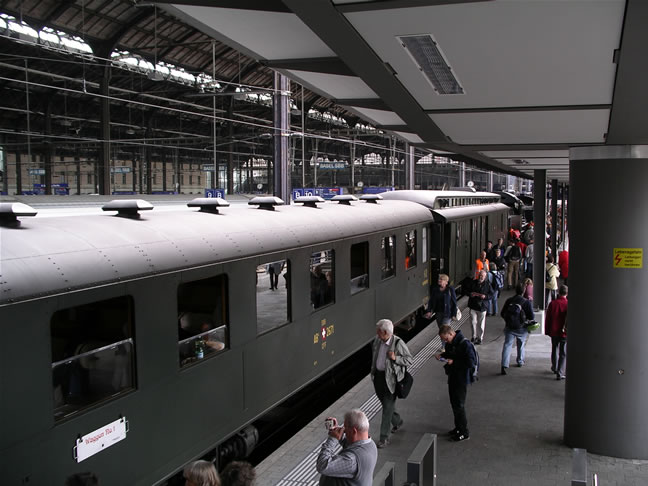 images/Basel-Train-station-1.jpg