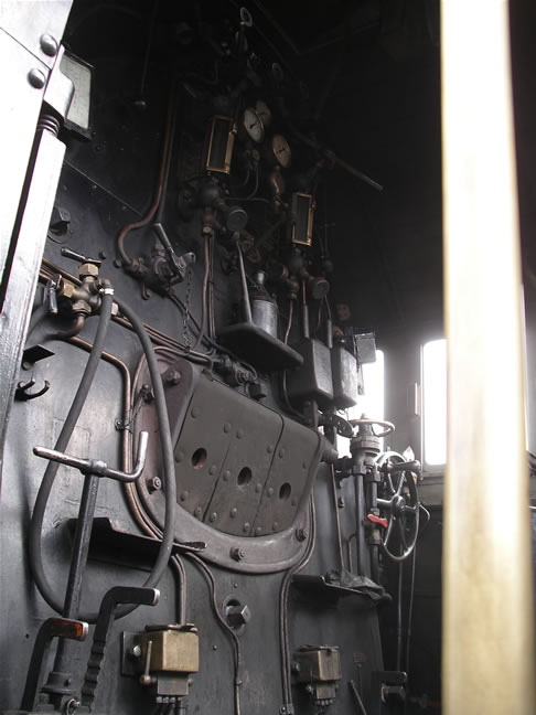 images/Locomotives-cabin-1.jpg