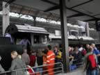 Basel-Train-station-crowds-2.jpg (81kb)