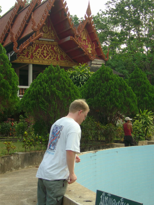 images/Ubon-wat-wishing-well.jpg