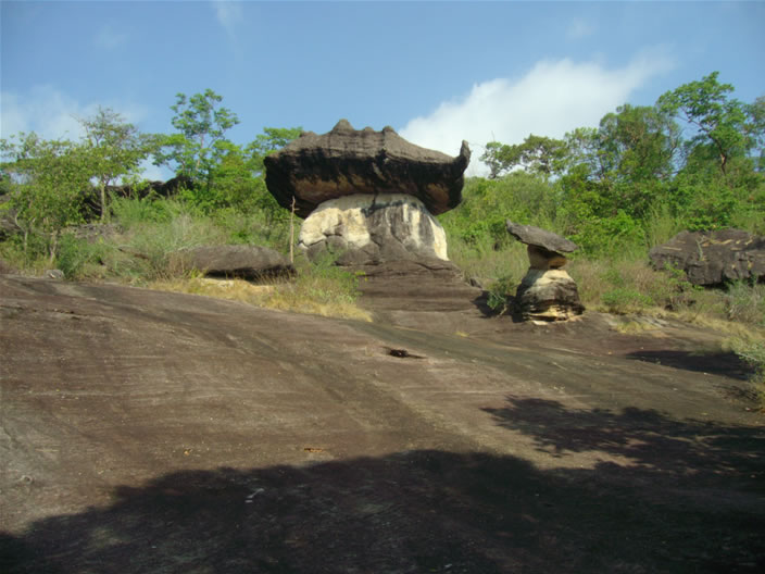 images/Phu-Pha-Theob-Park-Rocks-1.jpg