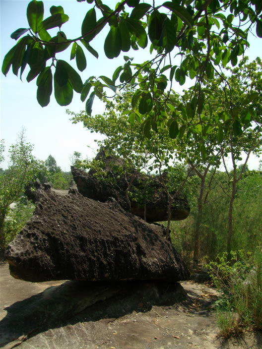 images/Phu-Pha-Theob-Park-Rocks-spaces-8.jpg