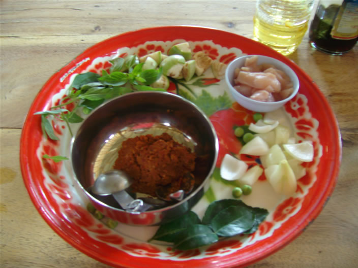 images/Thai-Cooking-Farm-red-curry-before.jpg