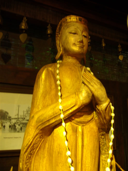 images/Tri-Yann-Na-Rose-Hotel-Budda.jpg