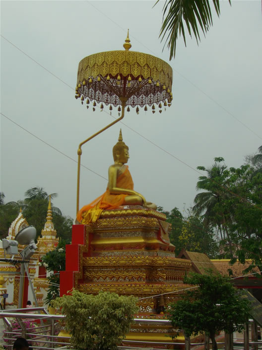 images/Wat-Phra-That-Phanom-Prang-Budda-1.jpg